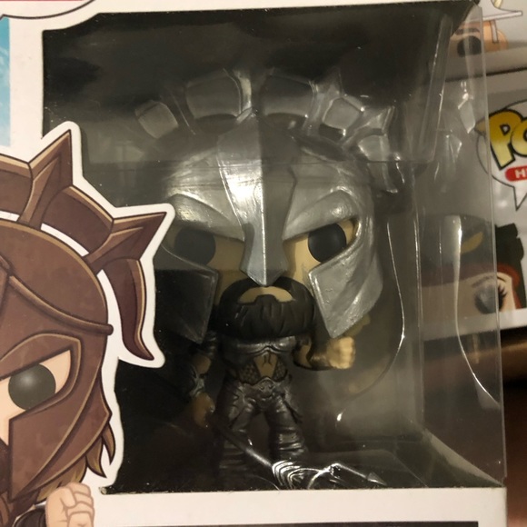 16 DC Funko Pops Lot - Picture 4 of 6